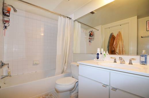2 Bedroom Condo for Rent in Washington DC | Bright White Bathroom