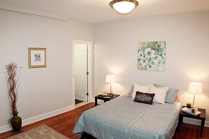 Upgraded Glover Park 2 Bedroom Apartment | Master bedroom 