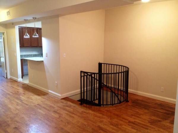 Capitol Hill 4 Bedroom Perfect for Sharing | Stairway
