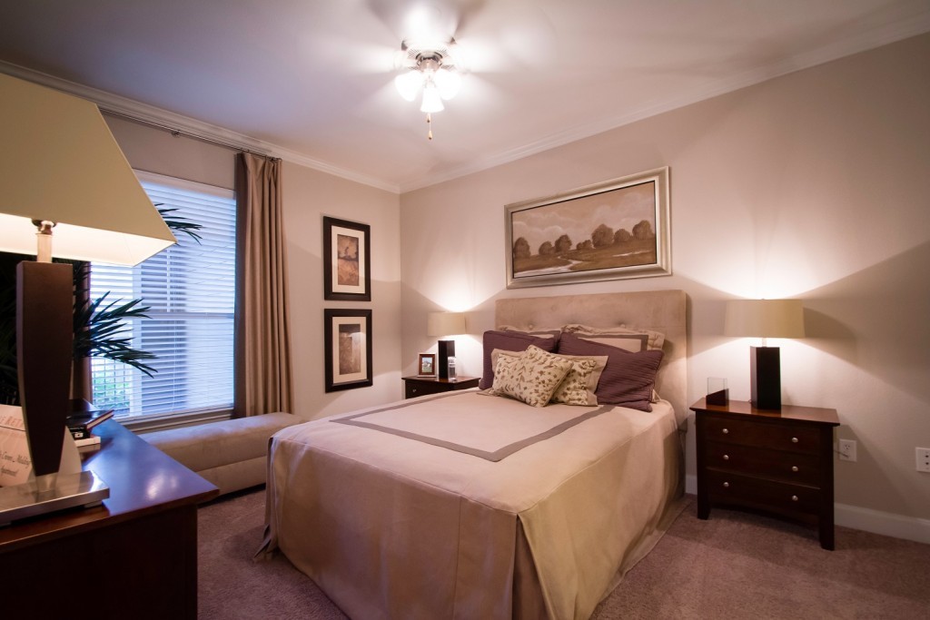 Retreat at Cypress Station Apartments: Bedroom
