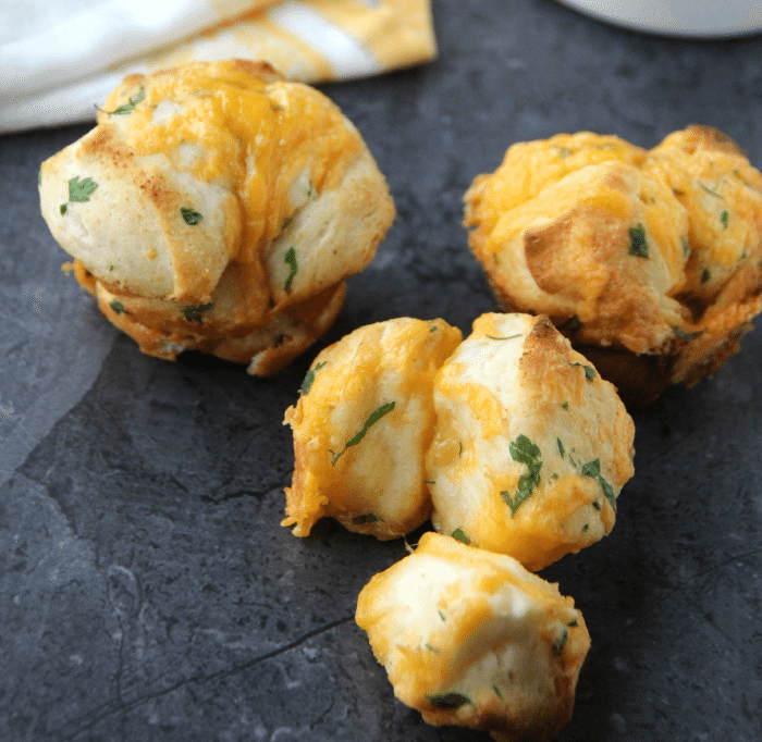 What's on the table | Apartment Eating| Easy Cheesy Rolls