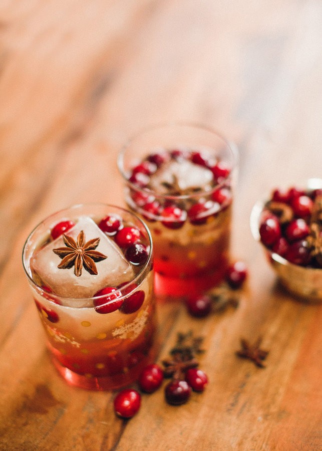 Cranberry Bourbon Fizz | Holiday Cocktail |Holiday Cocktail Recipes for Every Taste