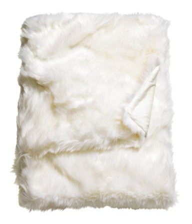 Apartminty Fresh Picks: Holiday Decor Ideas For Your Apartment | Faux Fur Throw