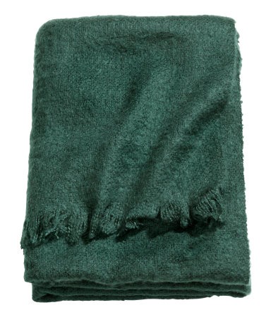 Apartminty Fresh Picks | Fall Favorites | Soft Light-Weight Throw Blanket From H&M