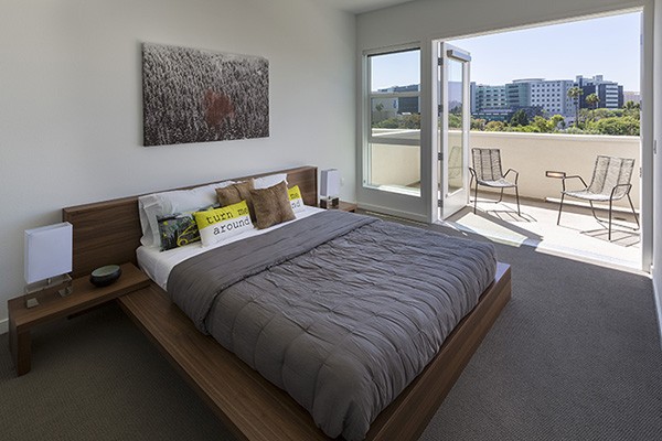 Apartment Hunting in Los Angeles | Moving to LA | NMS@La Cienega: Bedroom