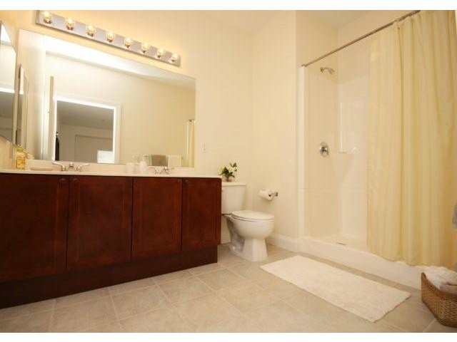 grandview-apartments-for-rent-lowell-ma-bathroom