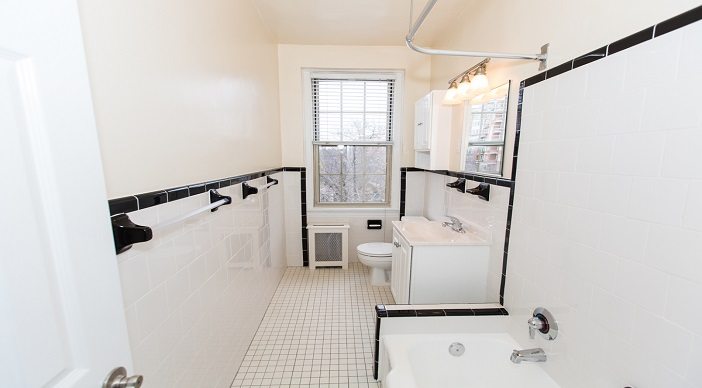 2701-connecticut-avenue-apartments-bathroom-washington-dc-2