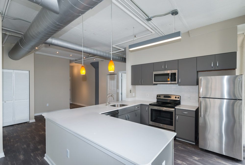 222 Saratoga Apartments | Loft Style Apartments in Baltimore, MD | Kitchen