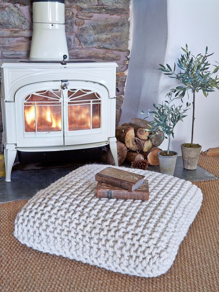 Fall Apartment Decor Trends | Natural & Organic Accents & Chunky Knits