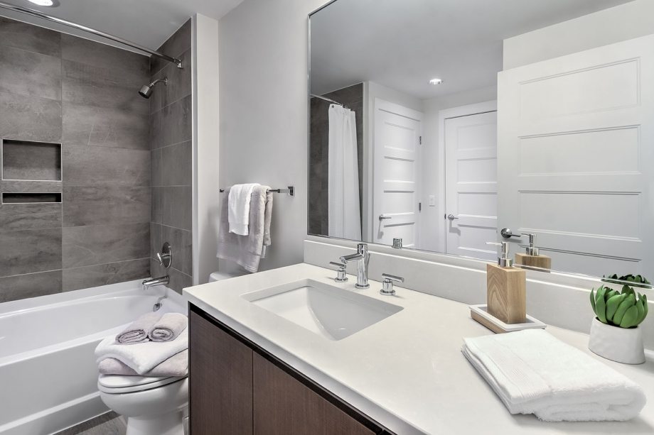 camden-noma-apartments-in-washington-dc-bathroom