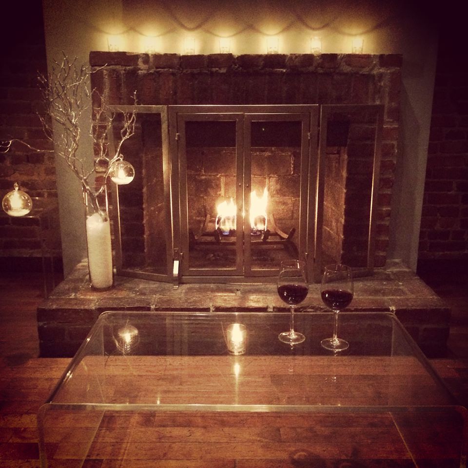 cozy-dc-restaurant-sonoma-restaurant-and-wine-bar-fireplace