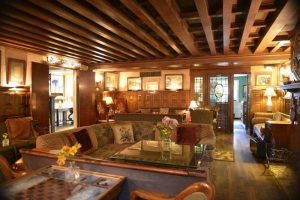 Cozy Restaurants in DC | DC Restaurants With Fireplaces | Tabard Inn Lounge