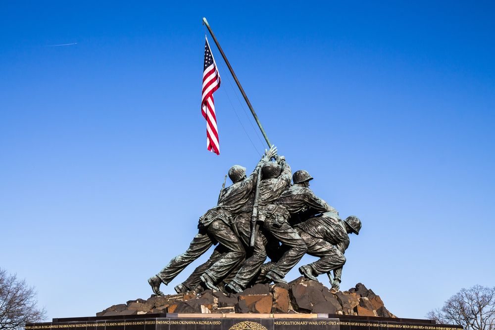 US Marine Corps War Memorial Arlington, VA | Arlington Memorials & Monuments Worth Crossing The Potomac For