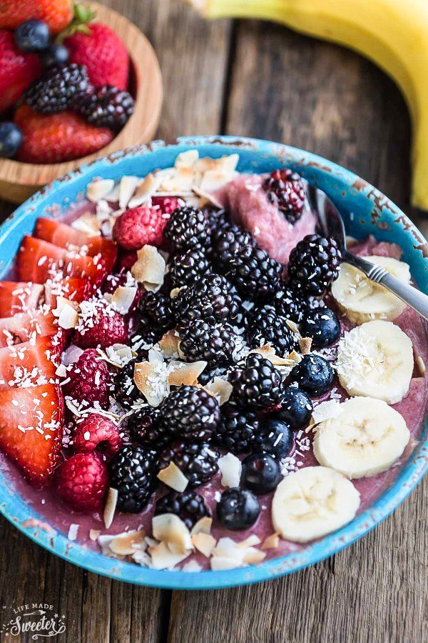 Smoothie Bowl Recipes | Summer Recipe Ideas | Mixed Berry Detox Smoothie Bowl