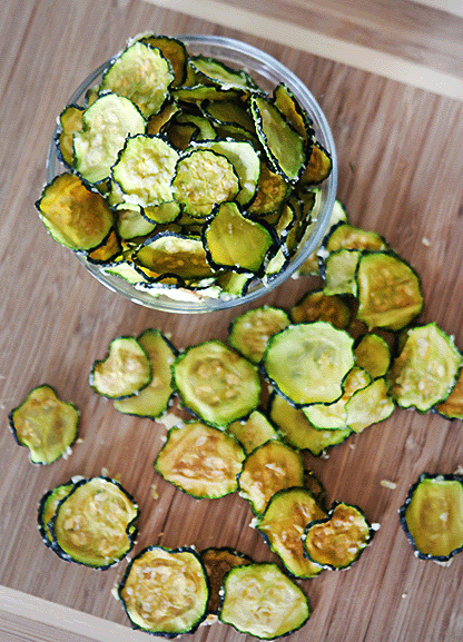 Holiday Detox Recipes | Parmesan Garlic Baked Zucchini Chips