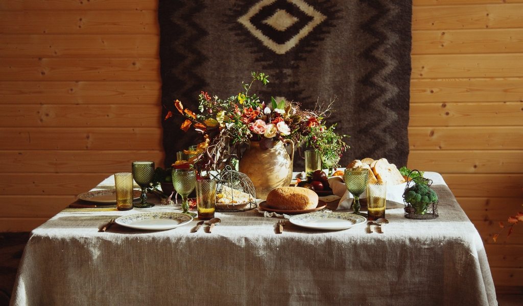 Elevate Your Thanksgiving Tablescape This Year With These Gorgeous Finds