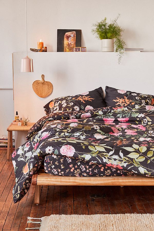 Big, Bold Floral Decor | Design Inspiration | Black Floral Print Bedding