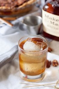 bourbon-pecan-pie-holiday-cocktail