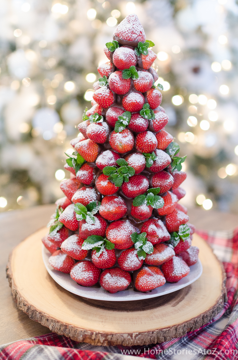 Christmas-Desserts-Chocolate-Covered-Strawberry-Christmas-Tree