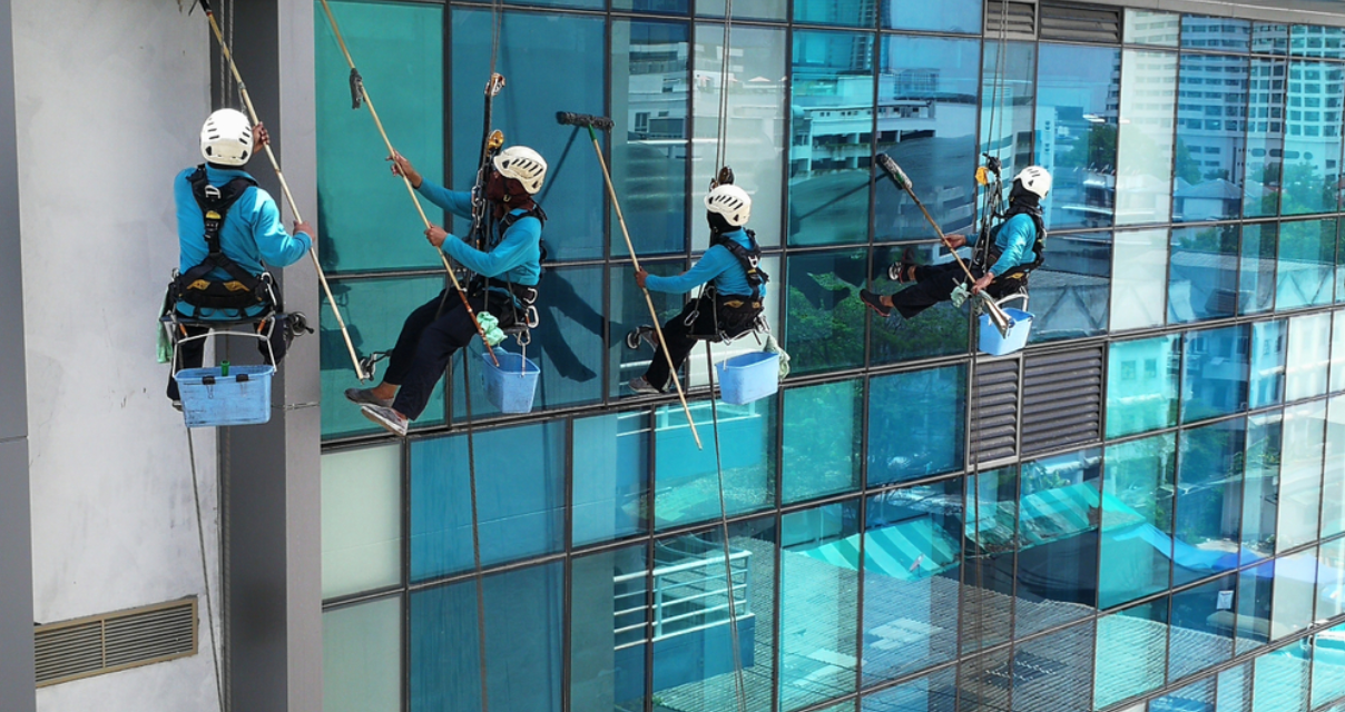 What you need to know about cleaning windows in high-rise buildings